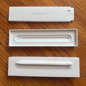 Apple Pencil 2 barely used